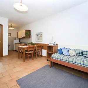Terraced House In The Ca' Del Pino Complex With Communal Pool In Bibione